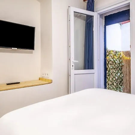 Cozy Studio Flat With Backyard In Sisli イスタンブール