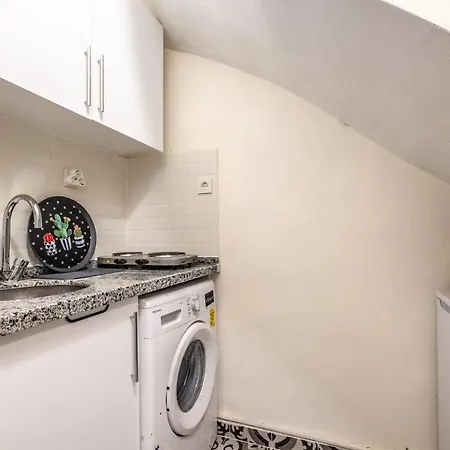 Cozy Studio Flat With Backyard In Sisli アパート *