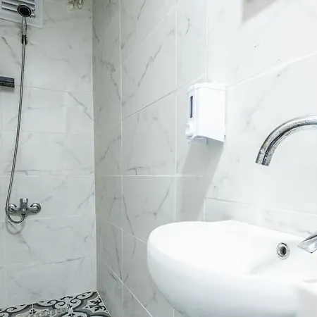 Cozy Studio Flat With Backyard In Sisli شقة *